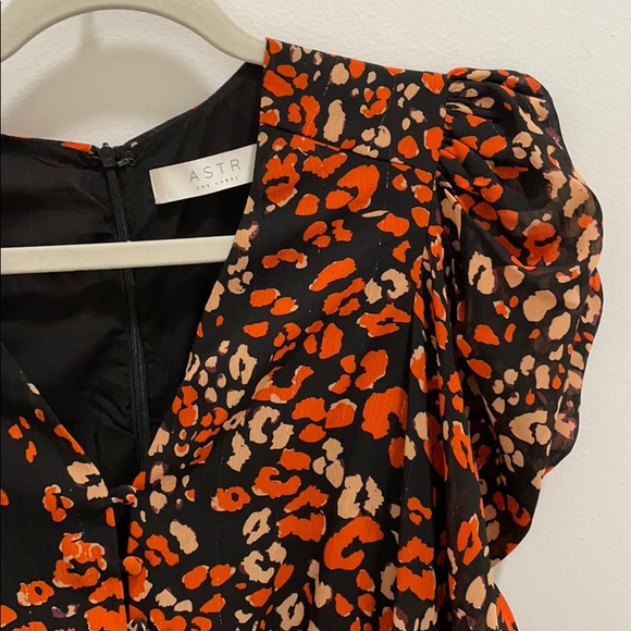 ASTR THE LABEL MIMI LEOPARD DRESS - Picture 3 of 3